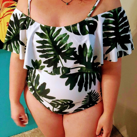 LAST ONE!! <3 NWT Plus Size Palm Print Swimsuit - Picture 5 of 6